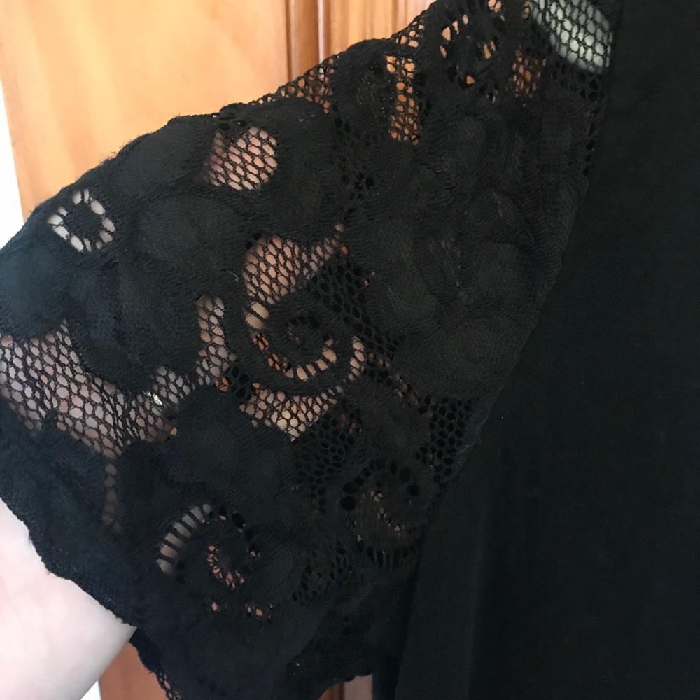 Black Top - Picture 2 of 4